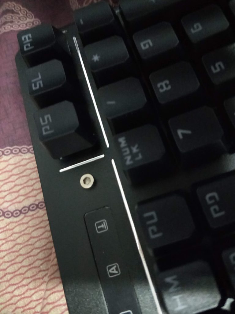 雙飛燕 光軸鍵盤VS機械式鍵盤 B975 開箱實測，模擬茶軸打起來到底如何? - 雙飛燕, 光軸鍵盤, 光軸, 機械式鍵盤, 巨集, B975, 茶軸 - 敗家達人推薦