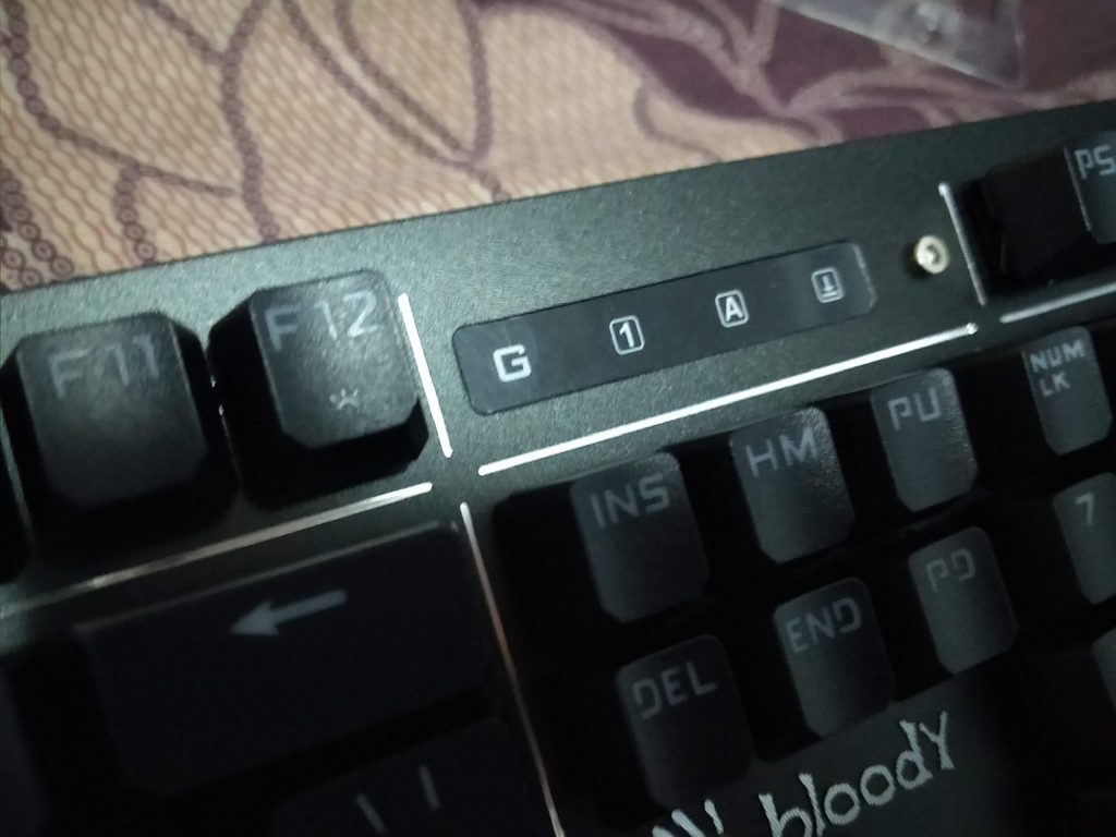 雙飛燕 光軸鍵盤VS機械式鍵盤 B975 開箱實測，模擬茶軸打起來到底如何? - 雙飛燕, 光軸鍵盤, 光軸, 機械式鍵盤, 巨集, B975, 茶軸 - 敗家達人推薦