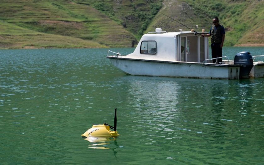 潛鱘F1全球首款探魚水下無人機，還能即時手機YT直播，一邊釣魚同時探索魚群，根本釣魚必備神器。 - 新手釣魚 - 敗家達人推薦