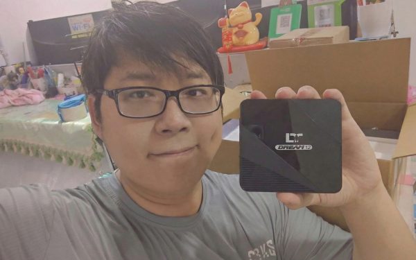 【2026年電視盒排行No1】夢想盒子12開箱評測，網友十大人氣電視盒推薦精選。 - DREAM TV預購活動, 送HDMI2.0, 送光纖線, 送千元好禮, 夢想盒子5霸主預購活動, 夢想盒子第五代, 夢想盒子5三語音系統, 獨家三語音系統, Dream TV Overlord, 夢想盒子5硬體部分, Amlogic s905x4處理器, 頂尖規格的Amlogic s905x4處理器, 支援1000M網路速度, 夢想盒子5DDR4 4G+128G, 夢想盒子5Dream OS 6.0, 電視盒評價, 夢想盒子5支援8K, 桃園電視盒, 桃園網路電視盒, 八德富榮街36巷27號, 網路電視盒, 電視盒第四台, 電視盒推薦mobile01, 電視盒是什麼, 電視盒推薦2021, 桃園網路盒, 電視盒推薦, 呈星有限公司, 富榮街36巷27號, 安博盒子, 安博, Dream TV, 夢想盒子, 小米盒子, 小米, 八德富榮電視盒專賣店, OTT正版授權, 2.4G語音遙控器, 夢想盒子經銷, 網路電視盒規格效能差異, 夢想盒子5免費第四台, 夢想盒子5三語音聲控機皇, 夢想盒子5霸主預購, 夢想盒子5霸主國際版, 夢想盒子5霸主, 電視盒ptt, 小米電視盒, 電視盒比較, 電視盒要怎麼買？, 八德電視盒, 八德富榮電視盒, 富榮電視盒 - 敗家達人推薦