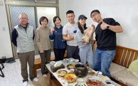 百萬YTR許伯與簡芝擔任《誰來晚餐16》來賓　暢聊育兒與兩代觀念衝突 - 簡芝, 許伯, 誰來晚餐16, 公視 - 敗家達人推薦