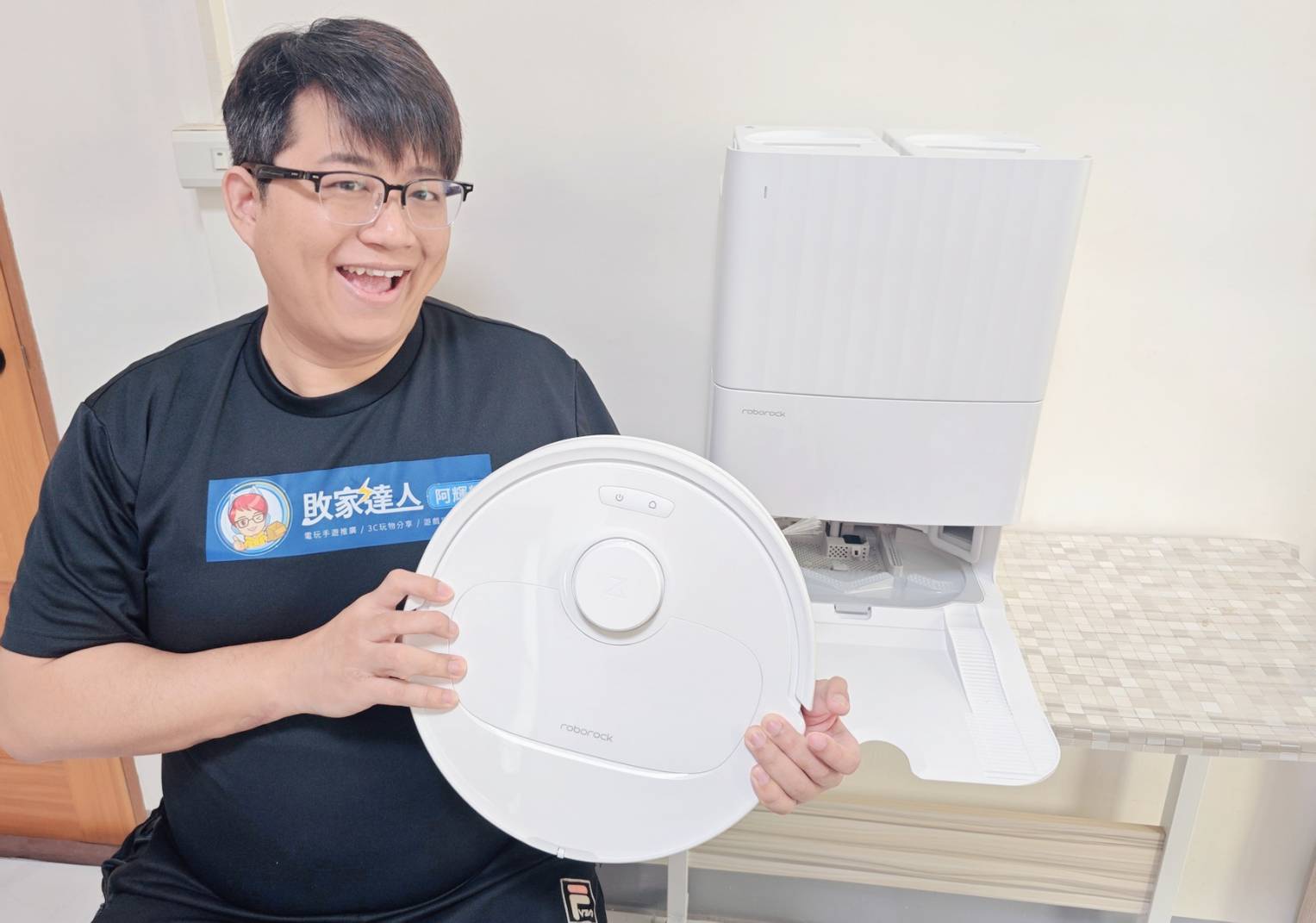 【石頭科技Qrevo L開箱】免萬元「全能掃拖機器人」洗拖布、風乾、自動集塵，才叫全自動！還有超強10000Pa吸力！ - 開箱, 心得, 評價, 敗家輝哥, 老司機推薦, 編輯推薦, 掃地機器人, 掃拖機器人, Qrevo L, 石頭科技, Roborock - 敗家達人推薦