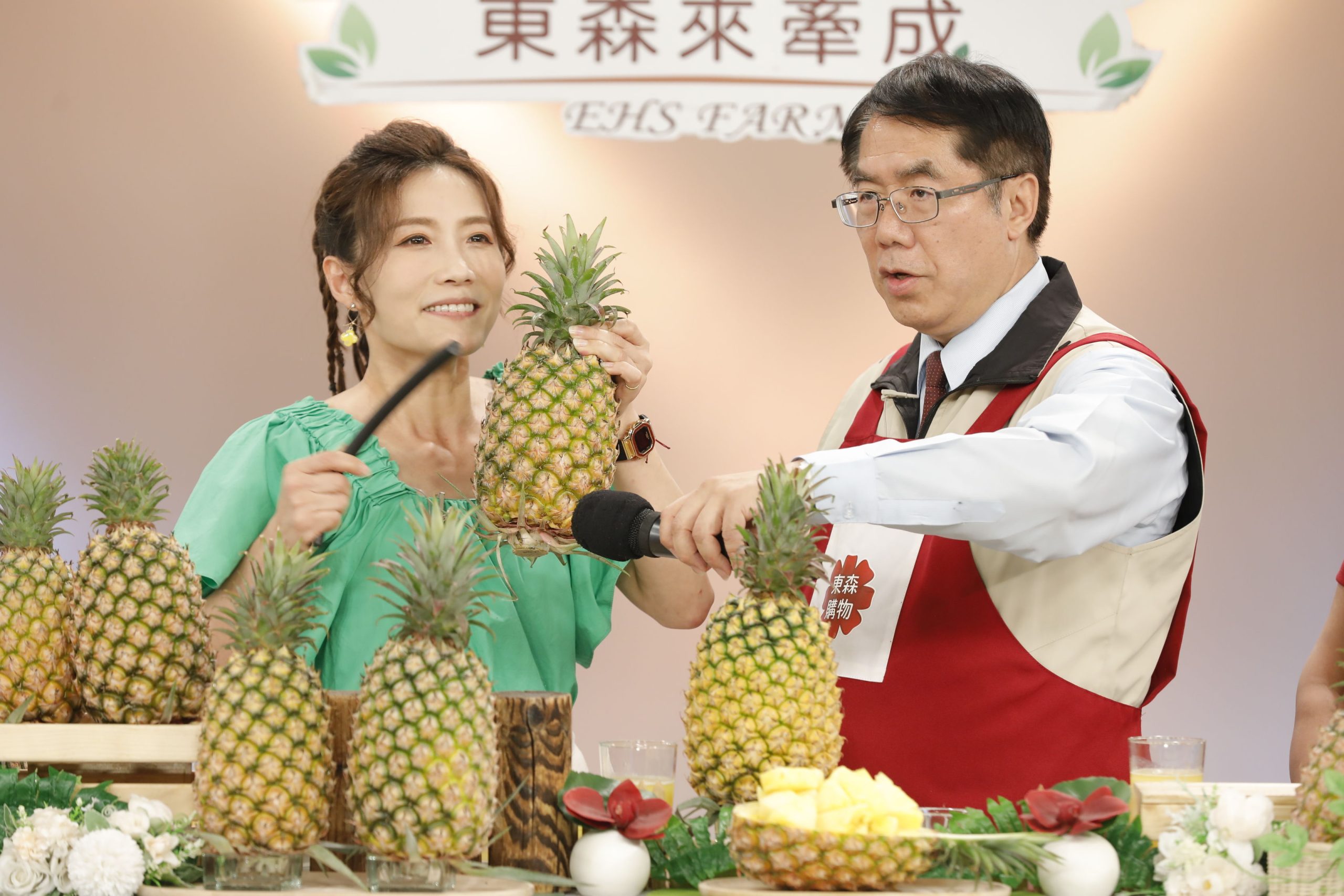 黃偉哲19度上東森農場！揪小朋友力挺關廟鳳梨 - 金鑽鳳梨, 東森農場, 臺南關廟, 鳳梨寶寶 - 敗家達人推薦
