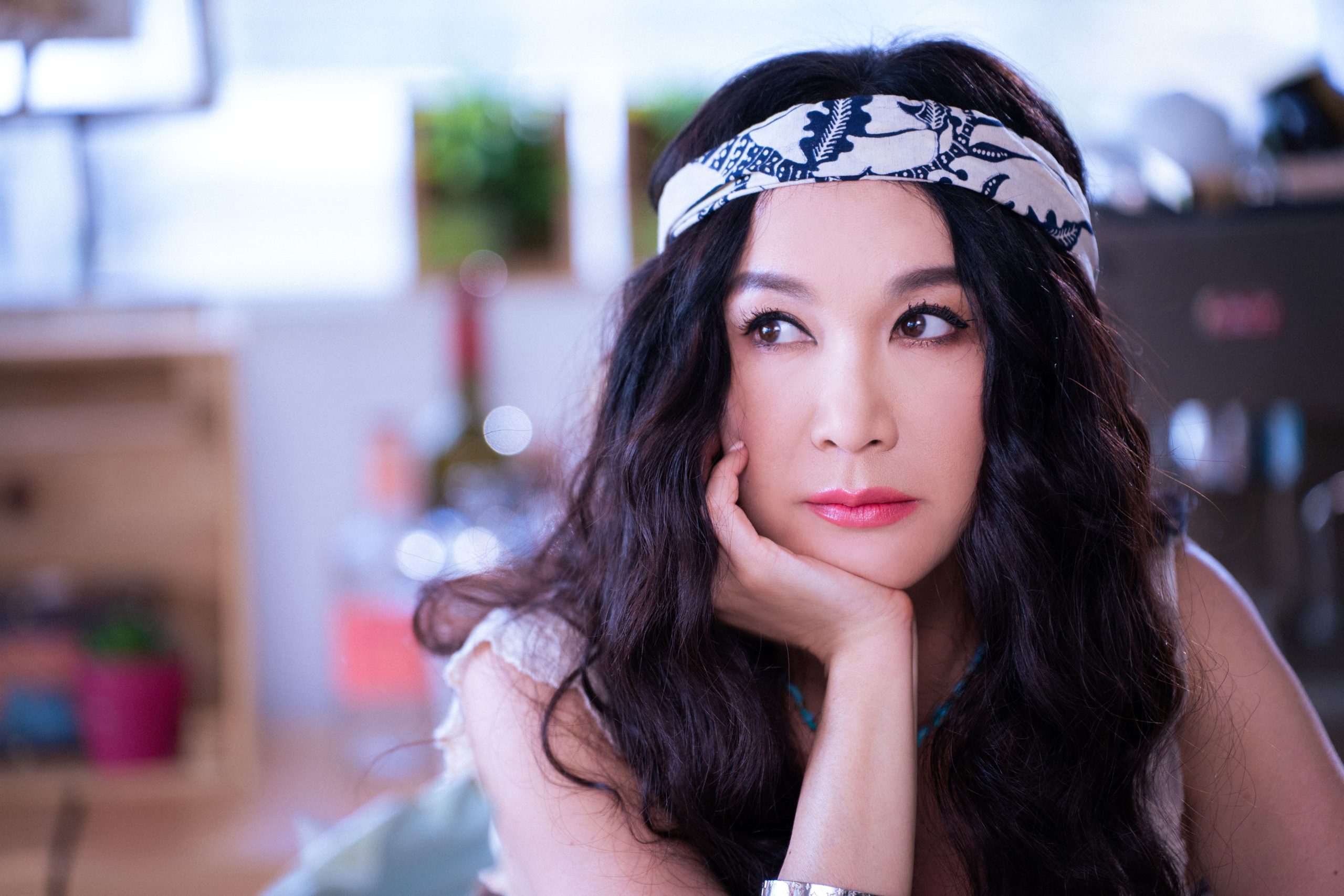 香港最強美魔女溫碧霞自製自演 和禾浩辰上演一場姐弟戀情 - 謊島美人魚, 志明與春嬌, 彭浩翔, 廖銘賢, 溫碧霞, 禾浩辰, 歸亞蕾 - 敗家達人推薦