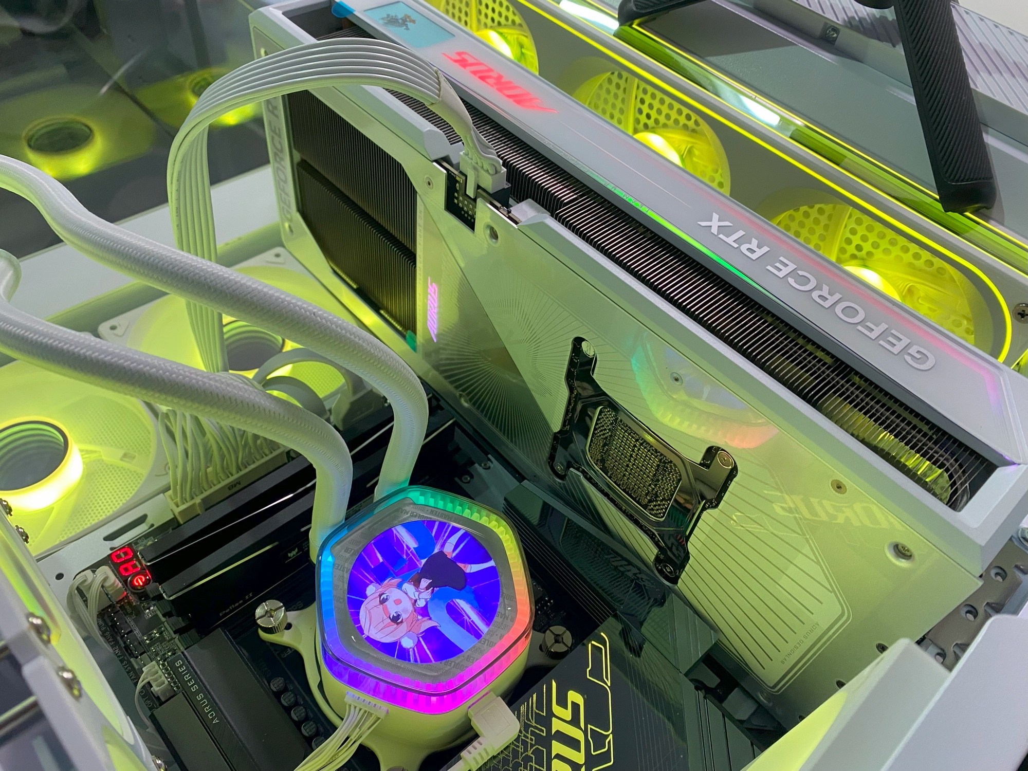 技嘉AORUS RTX5090 MASTER ICE 白雕開箱：白色信仰的頂點，顏值與性能全拉滿！ - 敗家輝哥, GIGABYTE, RTX5090, 顯卡開箱, 技嘉RTX5090白雕, AORUS, MASTERICE, B2跳99, 白色信仰, 亞馬遜德國代購, FurMark跑分, 白雕顯卡, 技嘉5090 - 敗家達人推薦