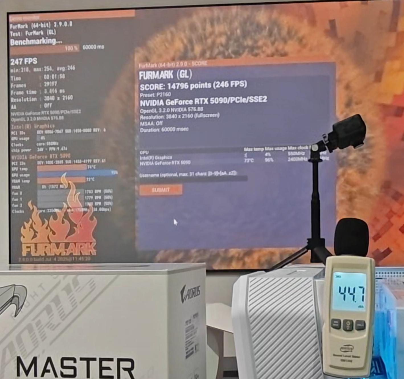 技嘉AORUS RTX5090 MASTER ICE 白雕開箱：白色信仰的頂點，顏值與性能全拉滿！ - 敗家輝哥, GIGABYTE, RTX5090, 顯卡開箱, 技嘉RTX5090白雕, AORUS, MASTERICE, B2跳99, 白色信仰, 亞馬遜德國代購, FurMark跑分, 白雕顯卡, 技嘉5090 - 敗家達人推薦