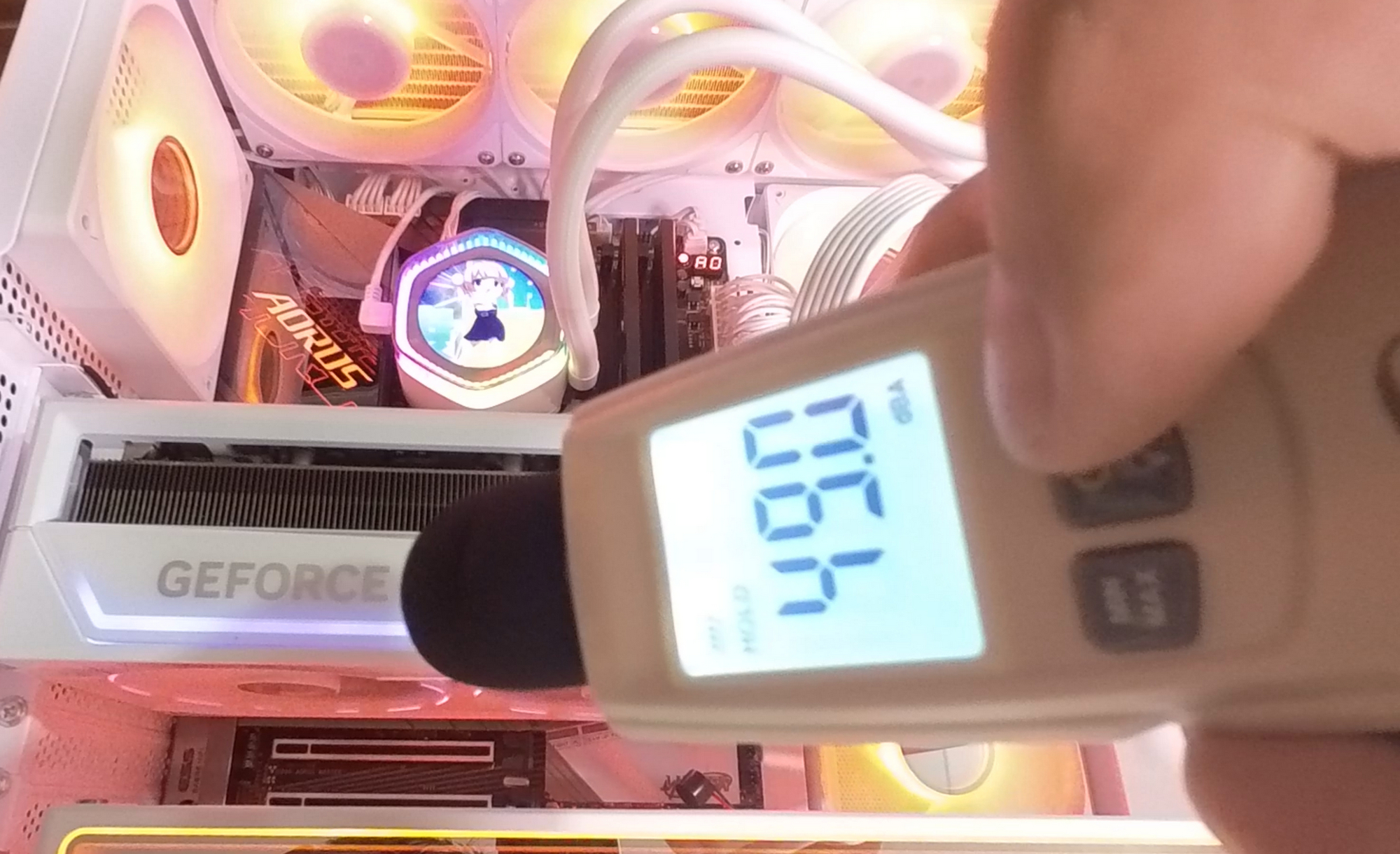 技嘉AORUS RTX5090 MASTER ICE 白雕開箱：白色信仰的頂點，顏值與性能全拉滿！ - 敗家輝哥, GIGABYTE, RTX5090, 顯卡開箱, 技嘉RTX5090白雕, AORUS, MASTERICE, B2跳99, 白色信仰, 亞馬遜德國代購, FurMark跑分, 白雕顯卡, 技嘉5090 - 敗家達人推薦