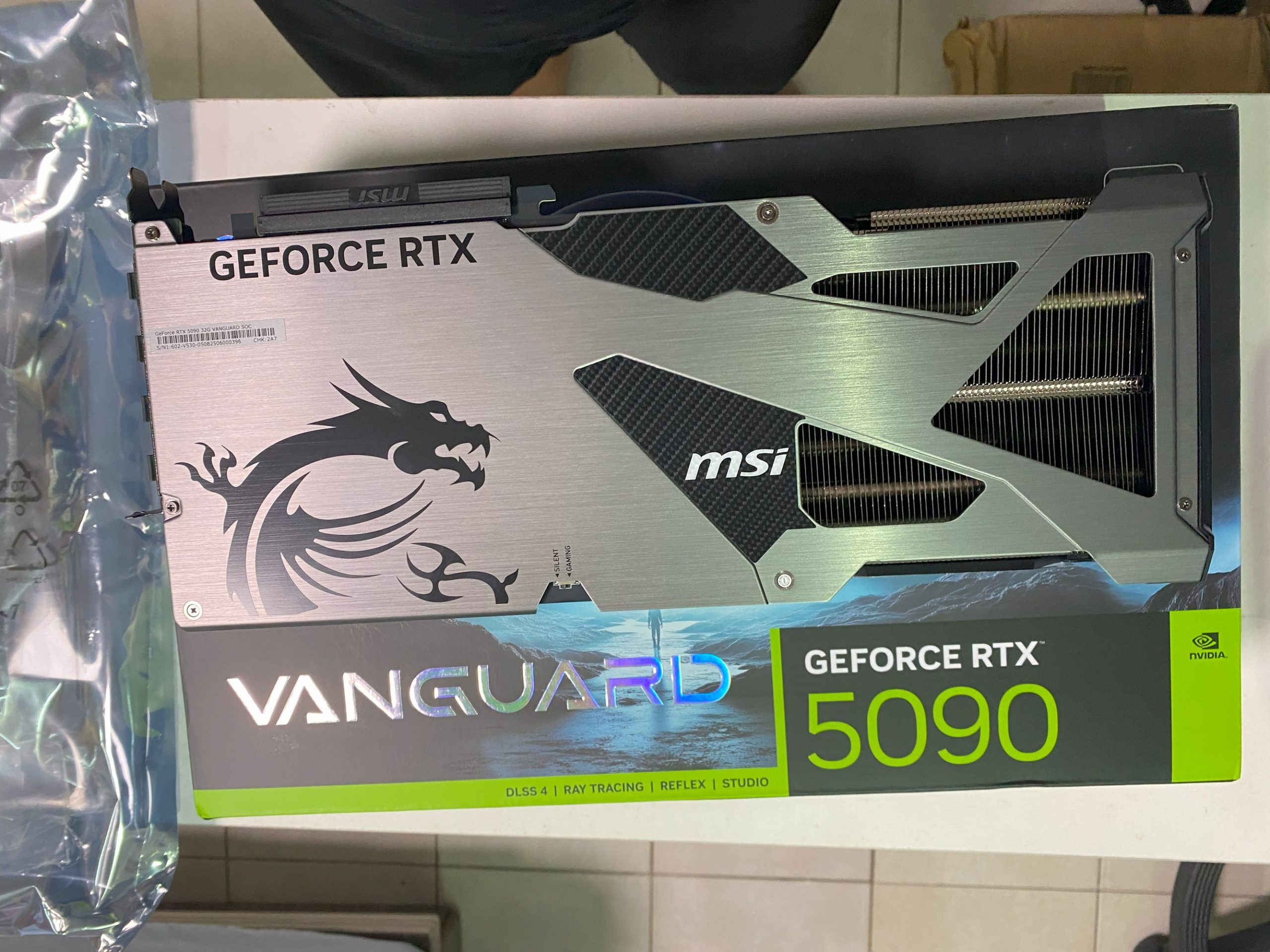【開箱評測】微星神龍 MSI RTX 5090 VANGUARD SOC 值得買嗎？實測效能、溫度、噪音比較一次看！ - 微星, NVIDIA, 敗家輝哥, RTX5090, 微星神龍 - 敗家達人推薦