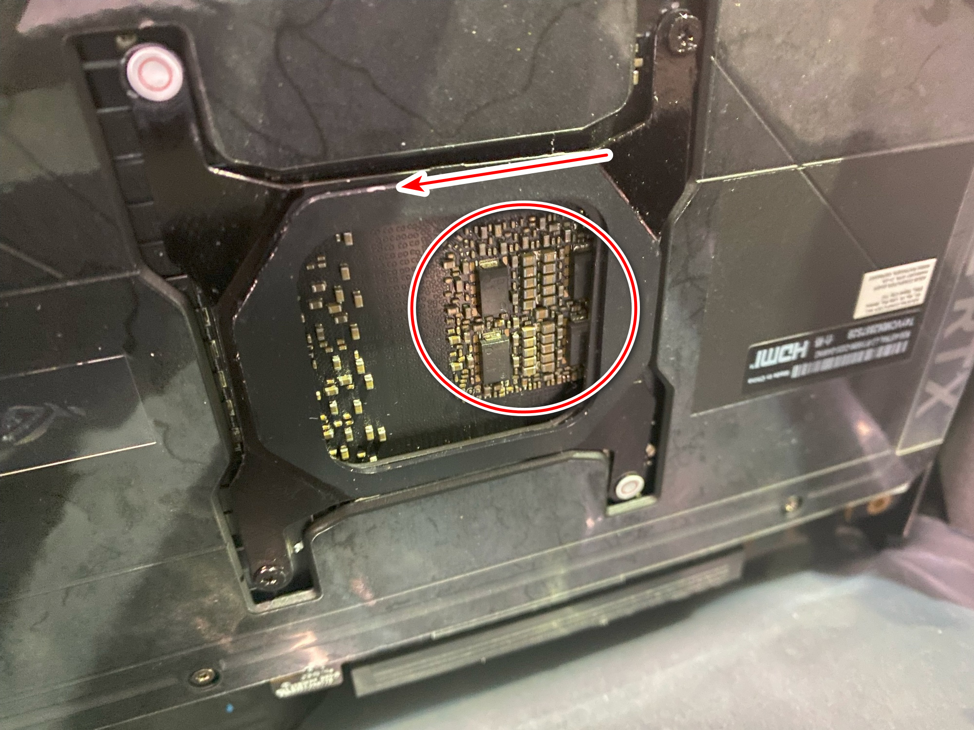 德亞啟動失敗，全新ASUS RTX5090 夜神水冷，核心被偷開箱，退貨退款教學。 Amazon asus RTX 5090 LC – Core Missing! - NVIDIA, 敗家輝哥, 亞馬遜, Amazon, RTX5090, 亞馬遜台灣退貨, 退貨快遞推薦 - 敗家達人推薦