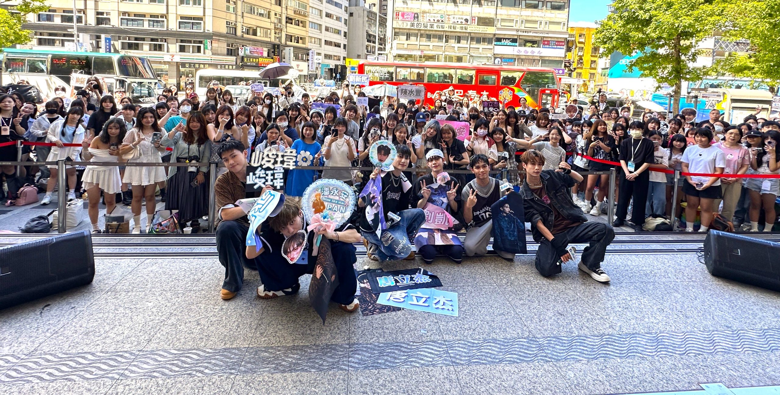 Dolfan辦新生Saturnday首次6人握手會 VERA學文義氣站台主持 - Saturnday, Last Dance數位單曲紀念握手會 - 敗家達人推薦