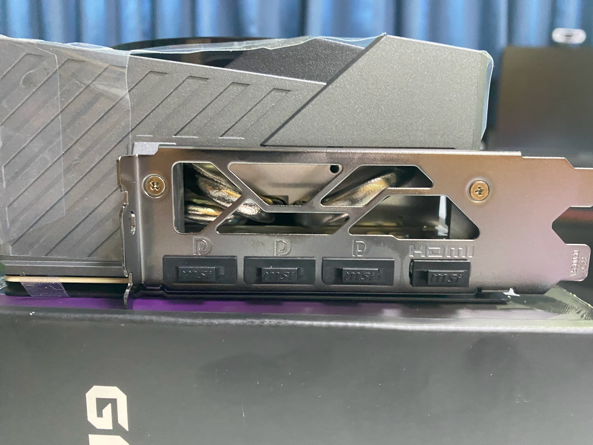 MSI RTX5090 GAMING TRIO開箱實測｜4K 237FPS、跑分 14,221 分、超靜音三風扇 - msi, 開箱, NVIDIA, RTX5090, GPU - 敗家達人推薦
