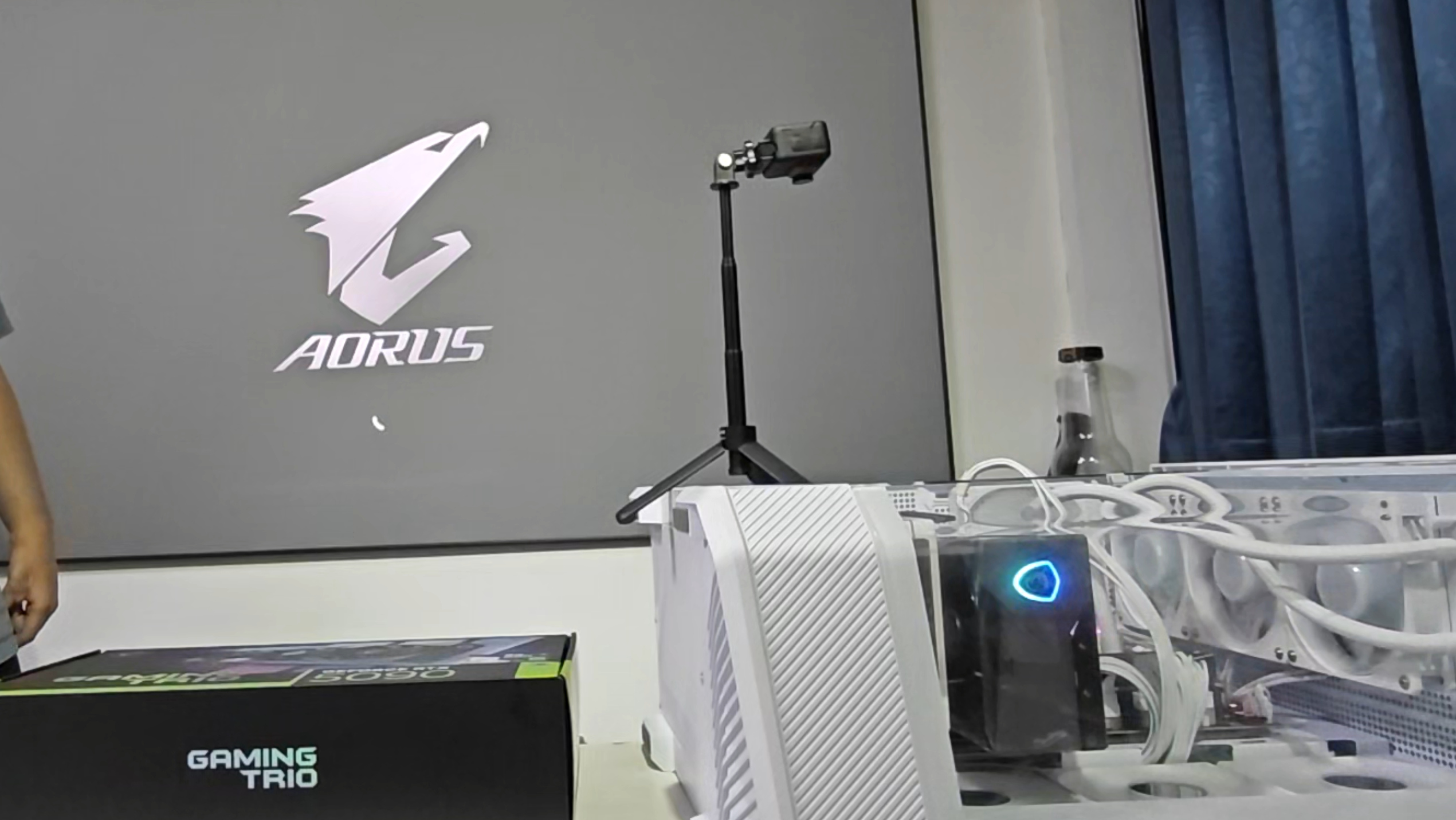 MSI RTX5090 GAMING TRIO開箱實測｜4K 237FPS、跑分 14,221 分、超靜音三風扇 - msi, 開箱, NVIDIA, RTX5090, GPU - 敗家達人推薦