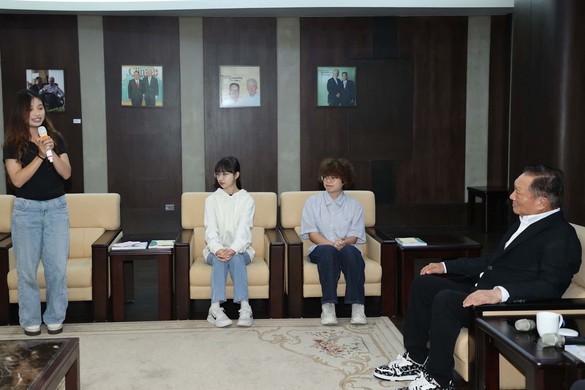 王令麟親頒獎學金! 東森「愛的早餐」助力學子追夢 - 東森爸爸, 王令麟, 愛的早餐, 愛的早餐大學獎學金 - 敗家達人推薦