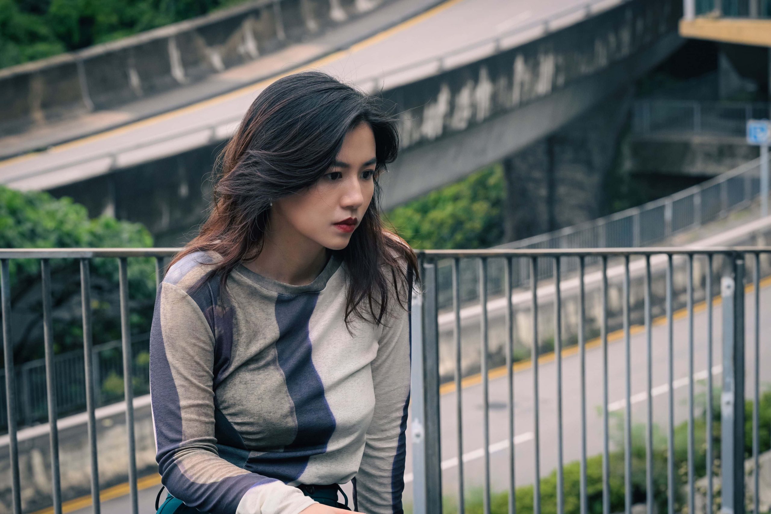 「小陳妍希」楊偲泳一改正義女律師模樣 特別瘦身三公斤 化身性感出租女友 - YouTube, 林家熙, 搗破法蘭克, 拾陸比玖, 蔡康凝, 談善言, 楊偲泳, 岑珈其, 袁富華共 - 敗家達人推薦