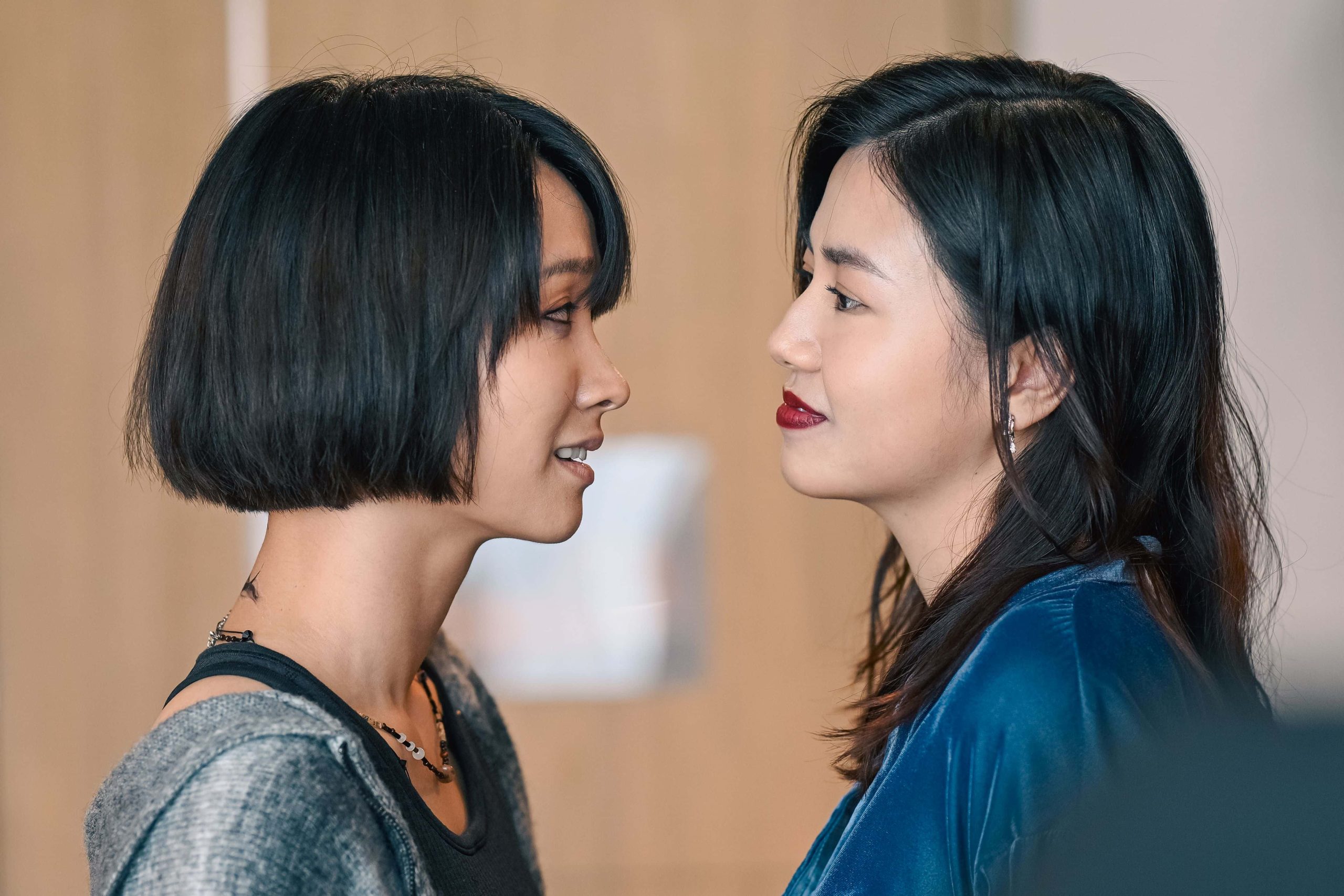 「小陳妍希」楊偲泳一改正義女律師模樣 特別瘦身三公斤 化身性感出租女友 - YouTube, 林家熙, 搗破法蘭克, 拾陸比玖, 蔡康凝, 談善言, 楊偲泳, 岑珈其, 袁富華共 - 敗家達人推薦