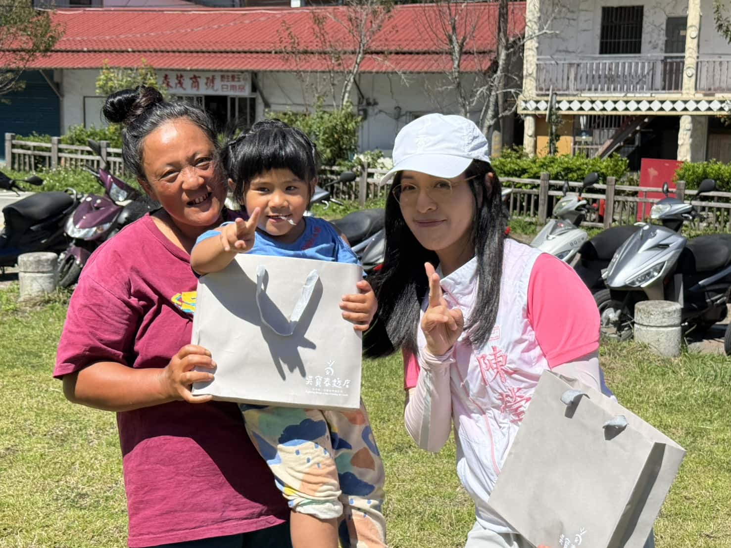 災後不孤單!陳瑩攜手東森購物捐320份吳寶春月餅送暖台東 - 東森購物, 華陀扶元堂, 台東海端鄉災區 - 敗家達人推薦