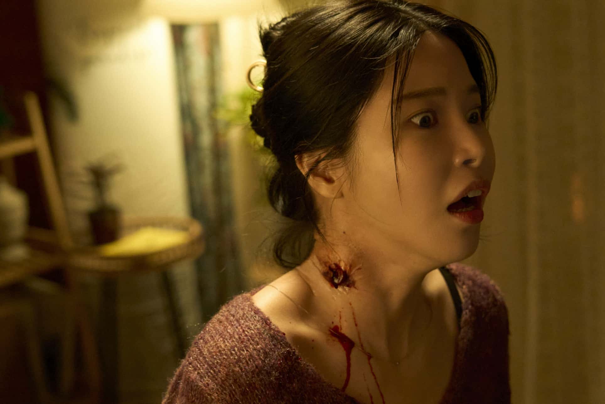 《咒你》片場靈異頻傳！頌樂大膽演出多個噴血嚇人畫面　展現恐怖演技 - MAMAMOO, 咒你, 洪源基, 頌樂 - 敗家達人推薦