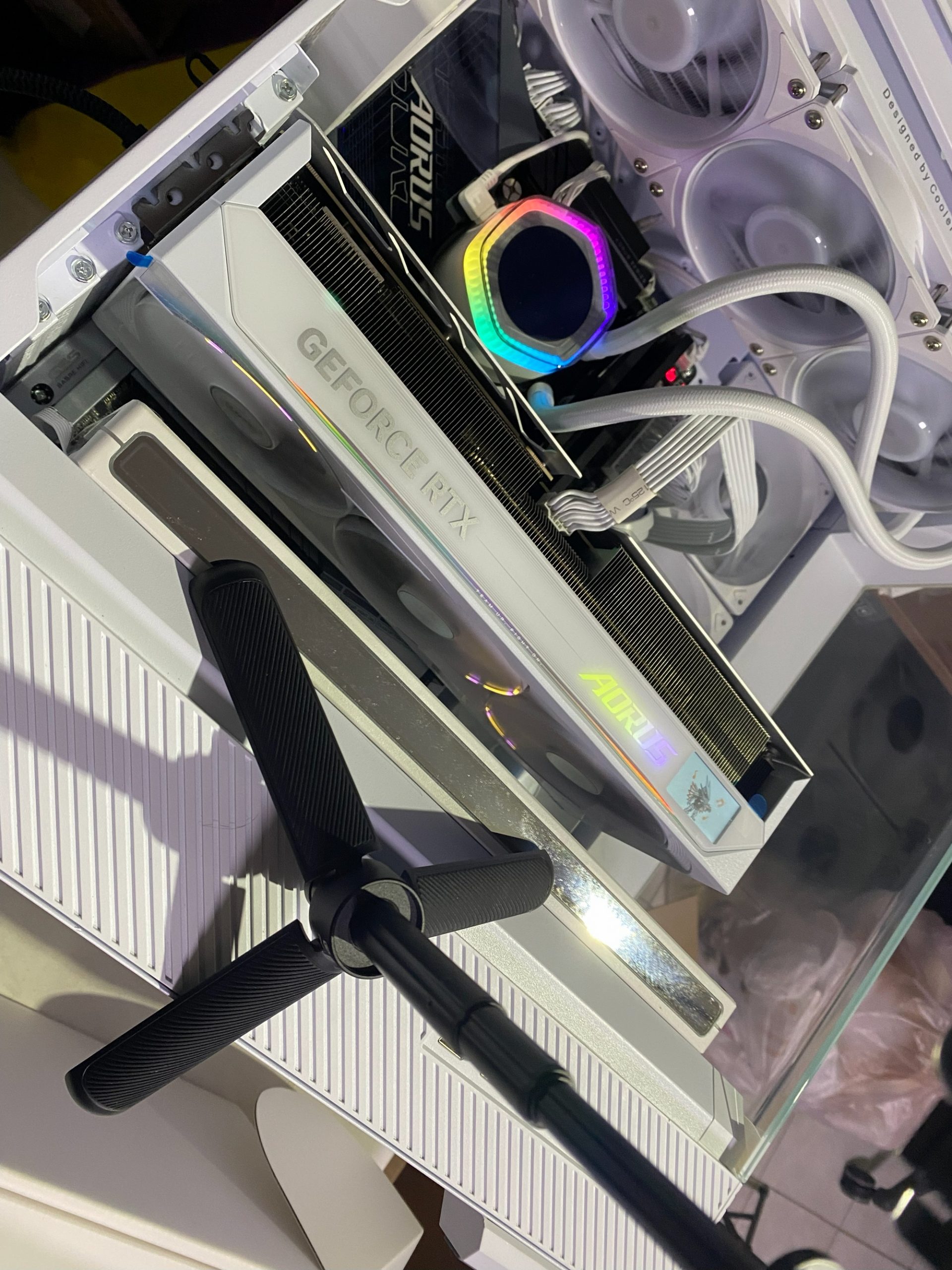 【輝哥啟動】技嘉RTX5080 Master ICE 白色版開箱!跑分10184分、溫度55度、噪音45分貝! - 技嘉, 5080 - 敗家達人推薦