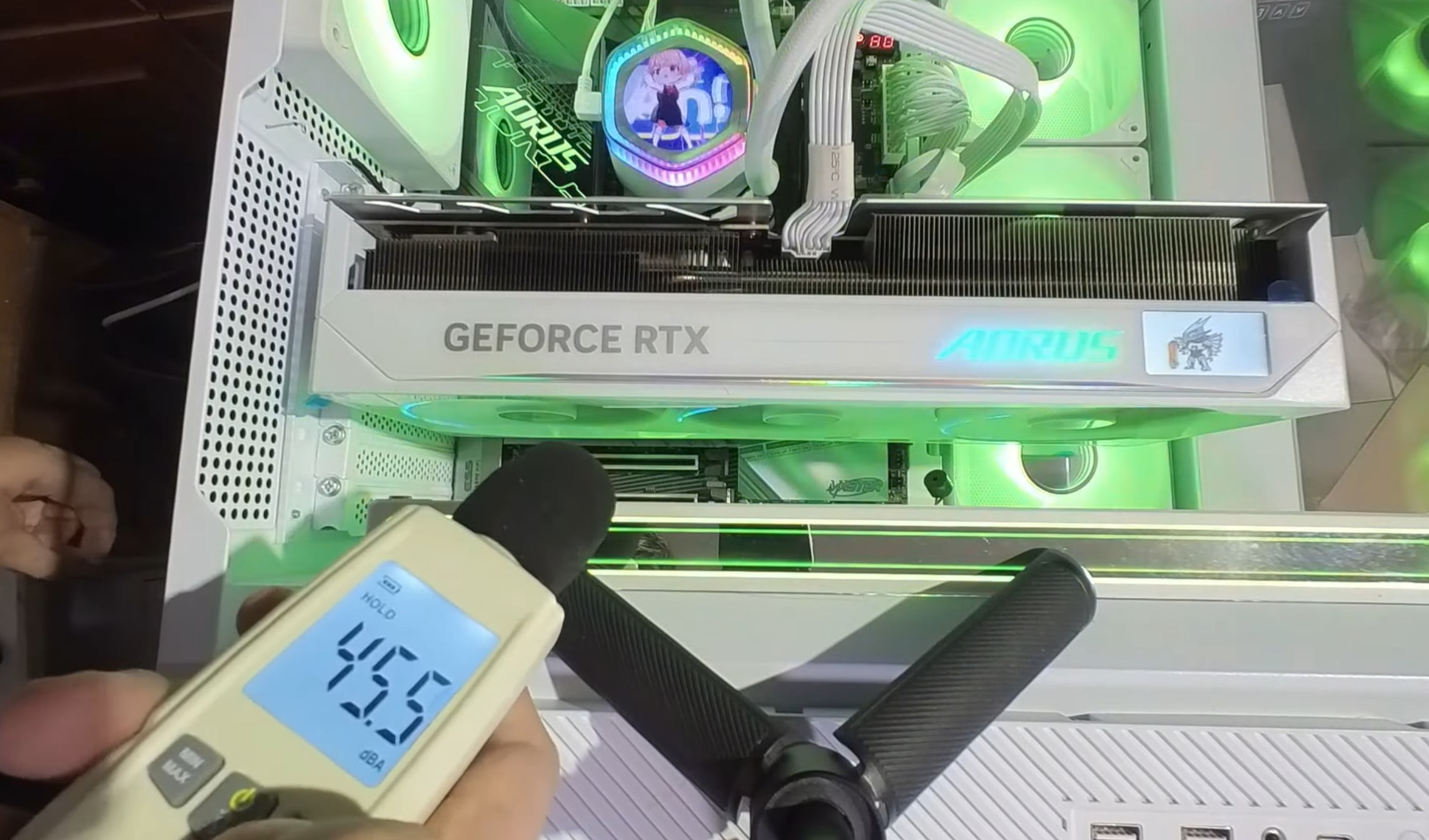 【輝哥啟動】技嘉RTX5080 Master ICE 白色版開箱!跑分10184分、溫度55度、噪音45分貝! - 技嘉, 5080 - 敗家達人推薦