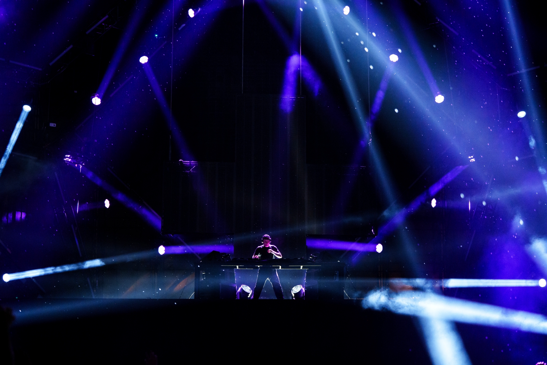 Ultra Taiwan突破2萬人朝聖！Martin Garrix、Afrojack驚喜夢幻同台「貼身抱抱」　全場尖叫：活久見 - DJ Mag, 世界百大音樂節, Ultra Taiwan超世代音樂節, 馬汀蓋瑞克斯, 艾佛傑克） - 敗家達人推薦