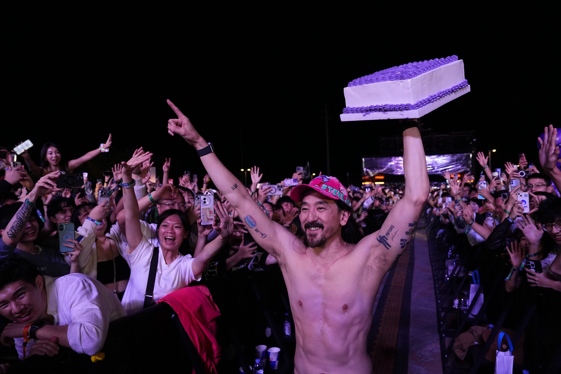 Ultra Taiwan突破2萬人朝聖！Martin Garrix、Afrojack驚喜夢幻同台「貼身抱抱」　全場尖叫：活久見 - DJ Mag, 世界百大音樂節, Ultra Taiwan超世代音樂節, 馬汀蓋瑞克斯, 艾佛傑克） - 敗家達人推薦