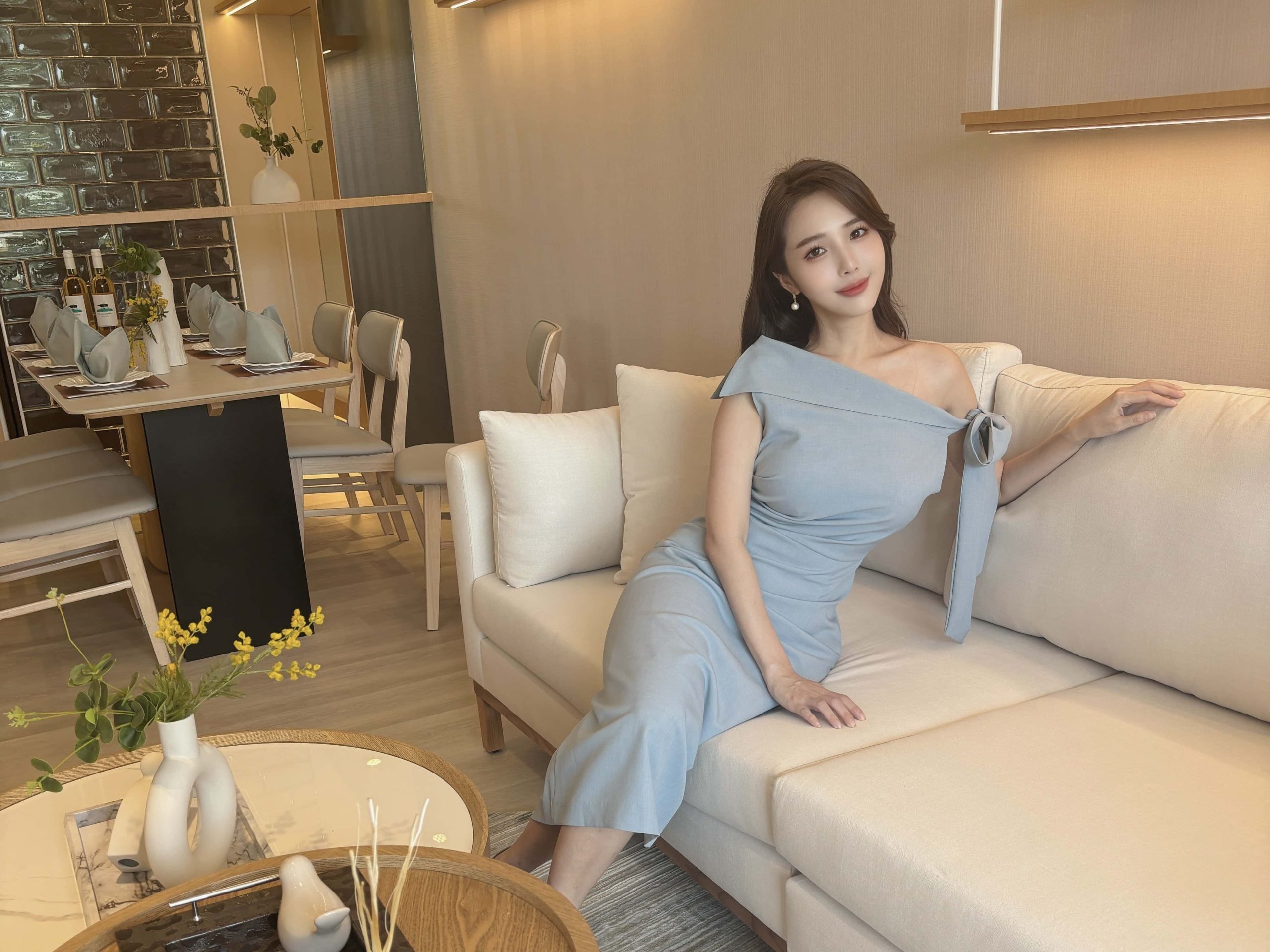 跨界成功！朱琦郁主持20場拍賣會　自曝最怕「講錯落槌價」 - 朱琦郁, 拍賣行 - 敗家達人推薦