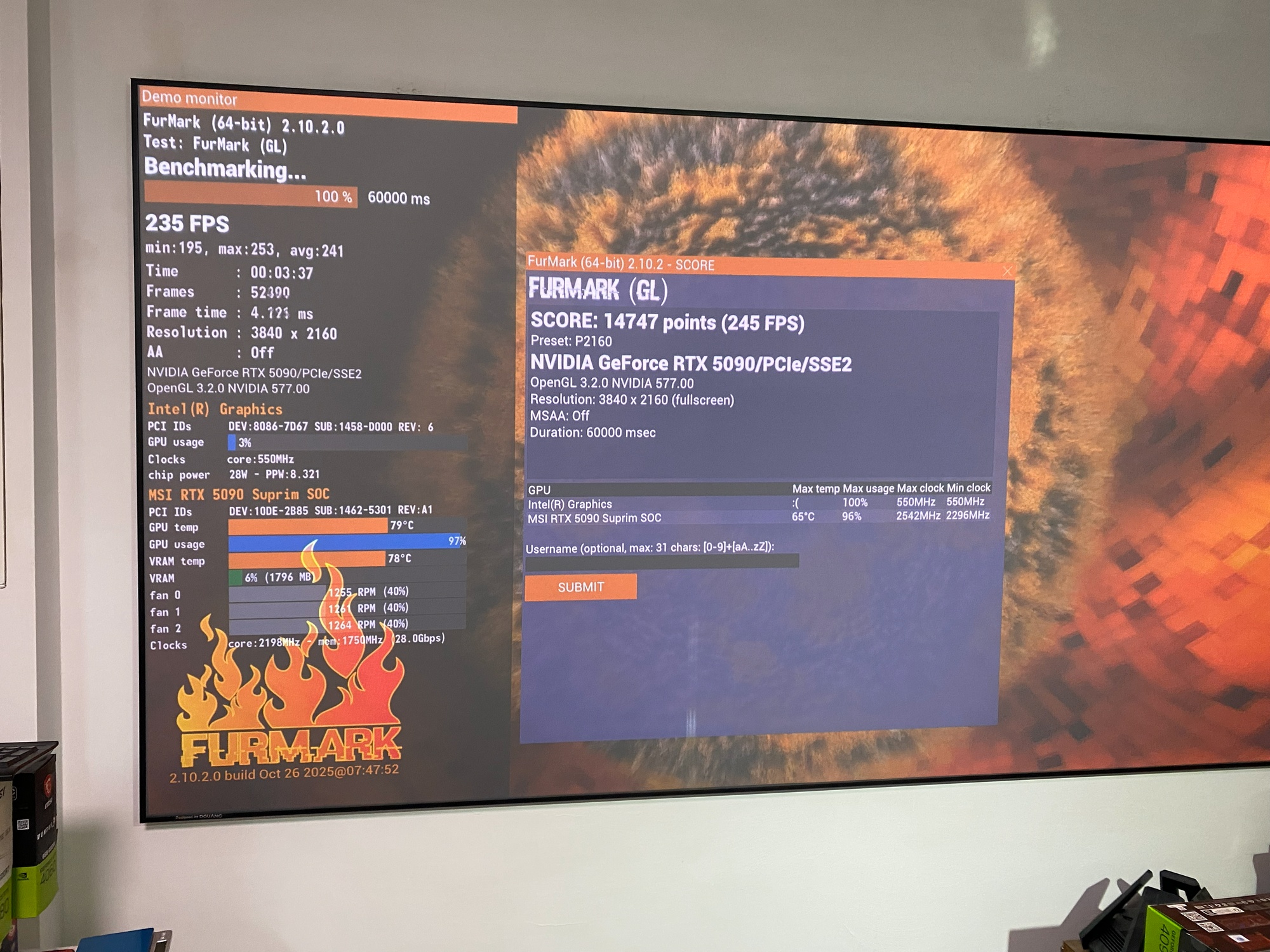 輝哥開箱「空冷之王」MSI RTX 5090 Suprim超龍開箱：溫度 65°C + 極致靜音41dB - 微星, msi, NVIDIA, RTX 5090 - 敗家達人推薦
