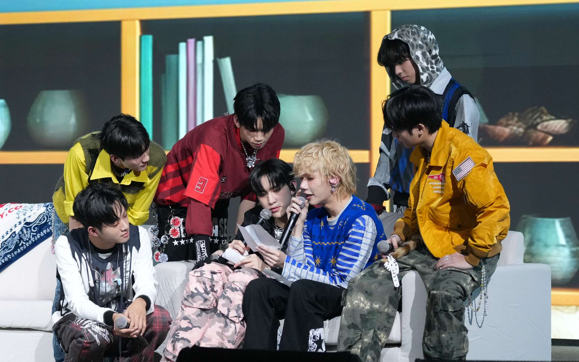 Dolfan舉辦F.F.O出道一週年Mini Live　首唱小分隊自創曲 現場大跳女團舞組曲　全員公認他最辣 - Dolfan, Backpack, F.F.O, Future For ONEderful Year, Mini Live - 敗家達人推薦