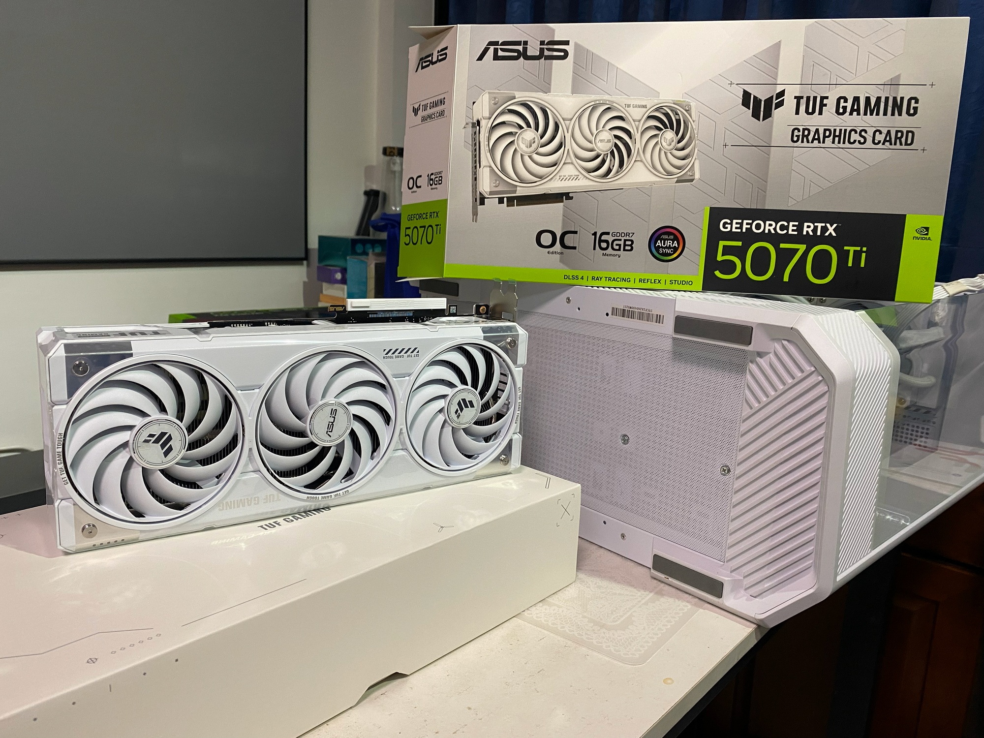 【開箱】啟動最終章:美亞ASUS TUF Gaming RTX 5070 Ti White OC 開箱實測! - ASUS, Amazon, 5070Ti - 敗家達人推薦