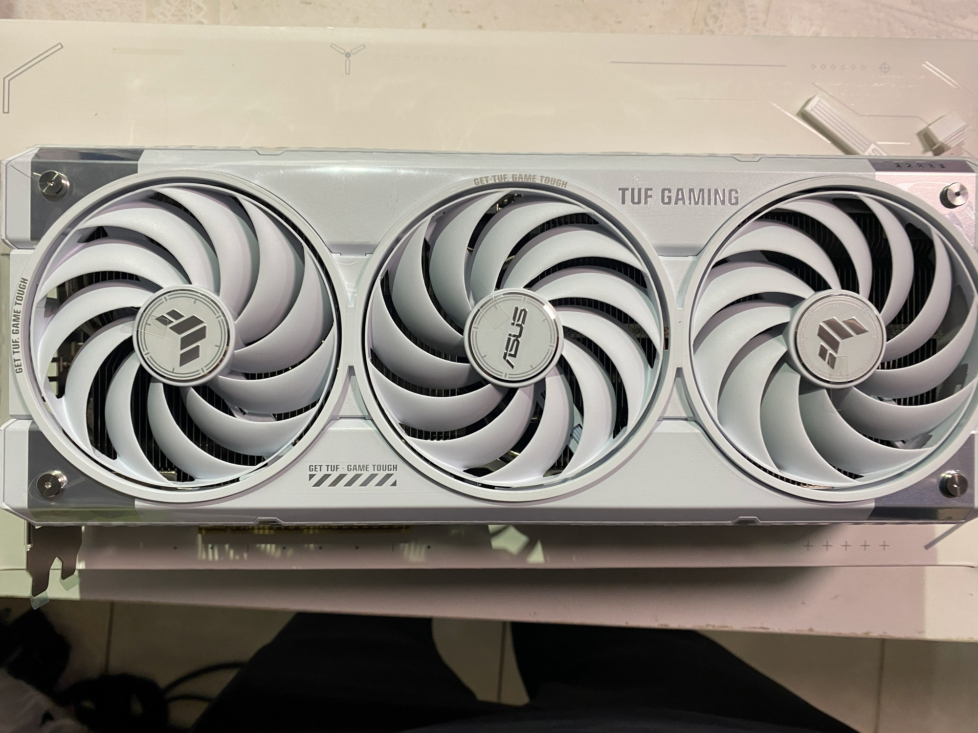 【開箱】啟動最終章:美亞ASUS TUF Gaming RTX 5070 Ti White OC 開箱實測! - ASUS, Amazon, 5070Ti - 敗家達人推薦