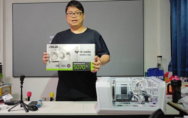 【開箱】啟動最終章：美亞ASUS TUF Gaming RTX 5070 Ti White OC 開箱實測! - 5070Ti, Amazon, ASUS - 敗家達人推薦