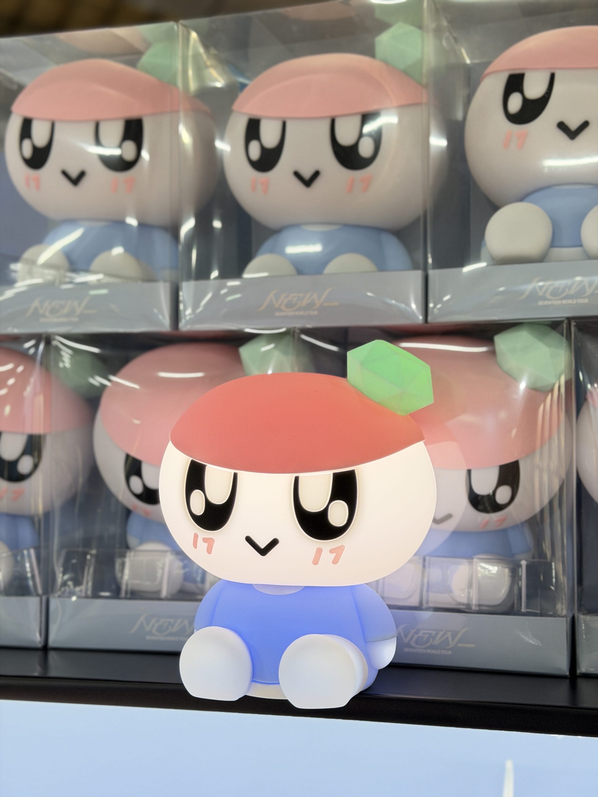 韓國人氣男團SEVENTEEN官方周邊快閃店登陸台北，與粉絲近距離相見。 - SEVENTEEN GLOBAL POP-UP in TAIPEI, 松山文創園區, SEVENTEEN, Serenity - 敗家達人推薦