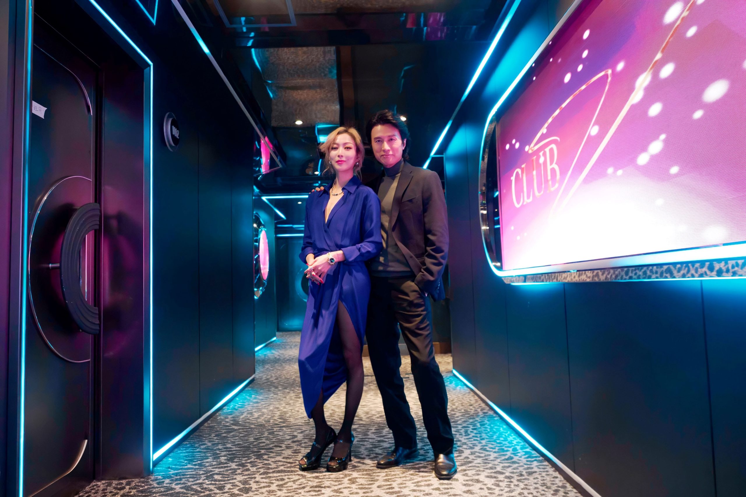 重現香港夜總會的繁華榮耀性感美女一字排開華麗登場 - 黃子華, 夜王, 毒舌大狀, 吳煒倫, 鄭秀文 - 敗家達人推薦