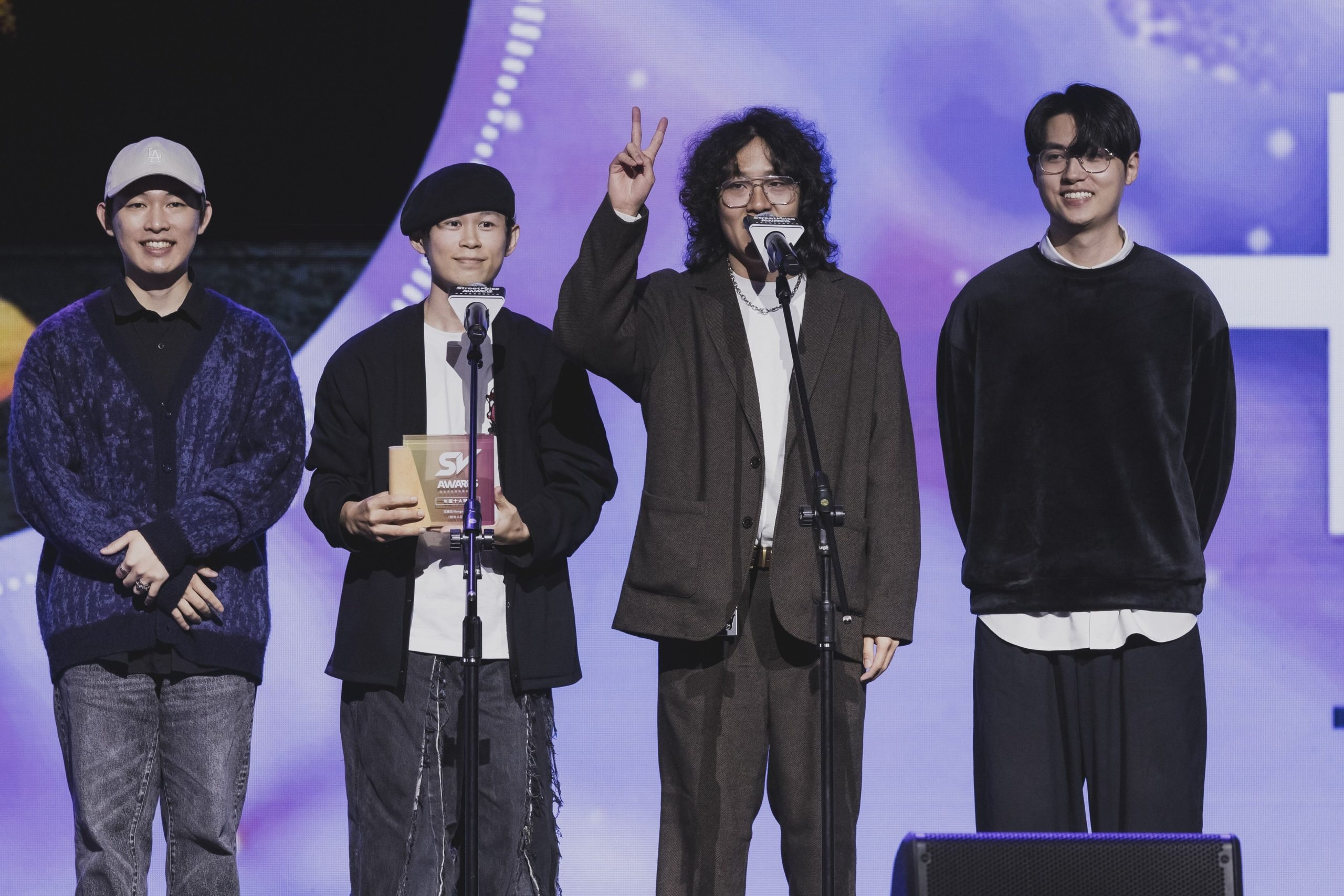 范曉萱路過與朋友面交黑膠 特地上台鼓勵與會音樂人 - StreetVoice, 街聲, 街聲年度音樂趨勢大獎, MC HotDog熱狗 - 敗家達人推薦