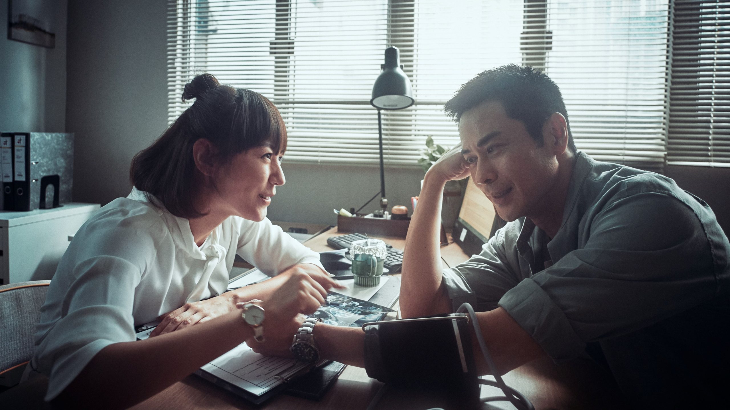 香港型男鄭家穎全力查貪 與好友黃宗澤反目成仇 - 棋拳風暴, 吳家偉, 鄭嘉穎, 黃宗澤, 劉心悠, 胡鴻鈞, 國際象棋拳擊 - 敗家達人推薦