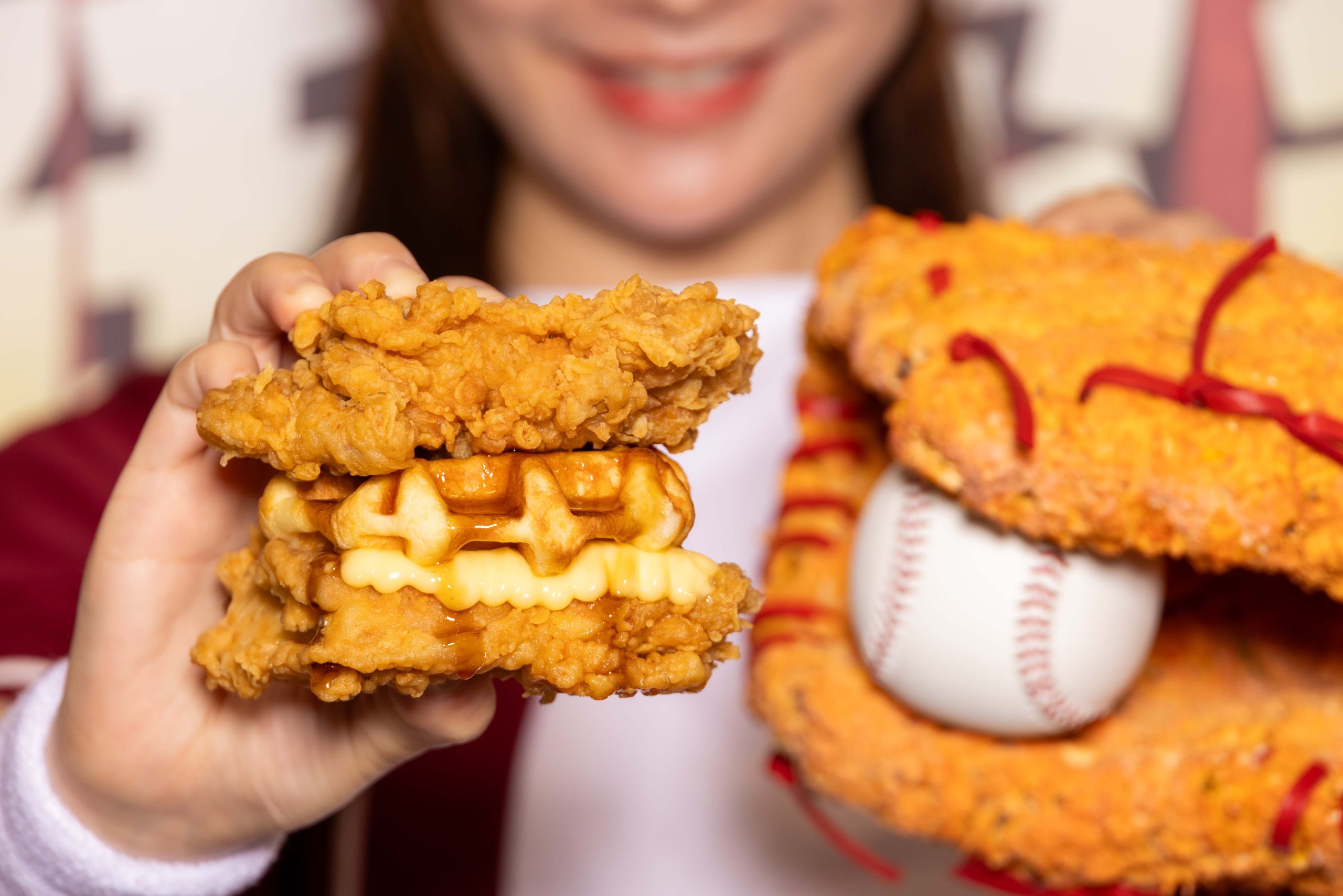 肯德基最強肉霸堡！「楓糖風味鬆餅咔啦肉霸堡」3月3 日強棒登場 - 肯德基, 咔啦肉霸堡, 比利時鬆餅咔啦雞腿堡 - 敗家達人推薦