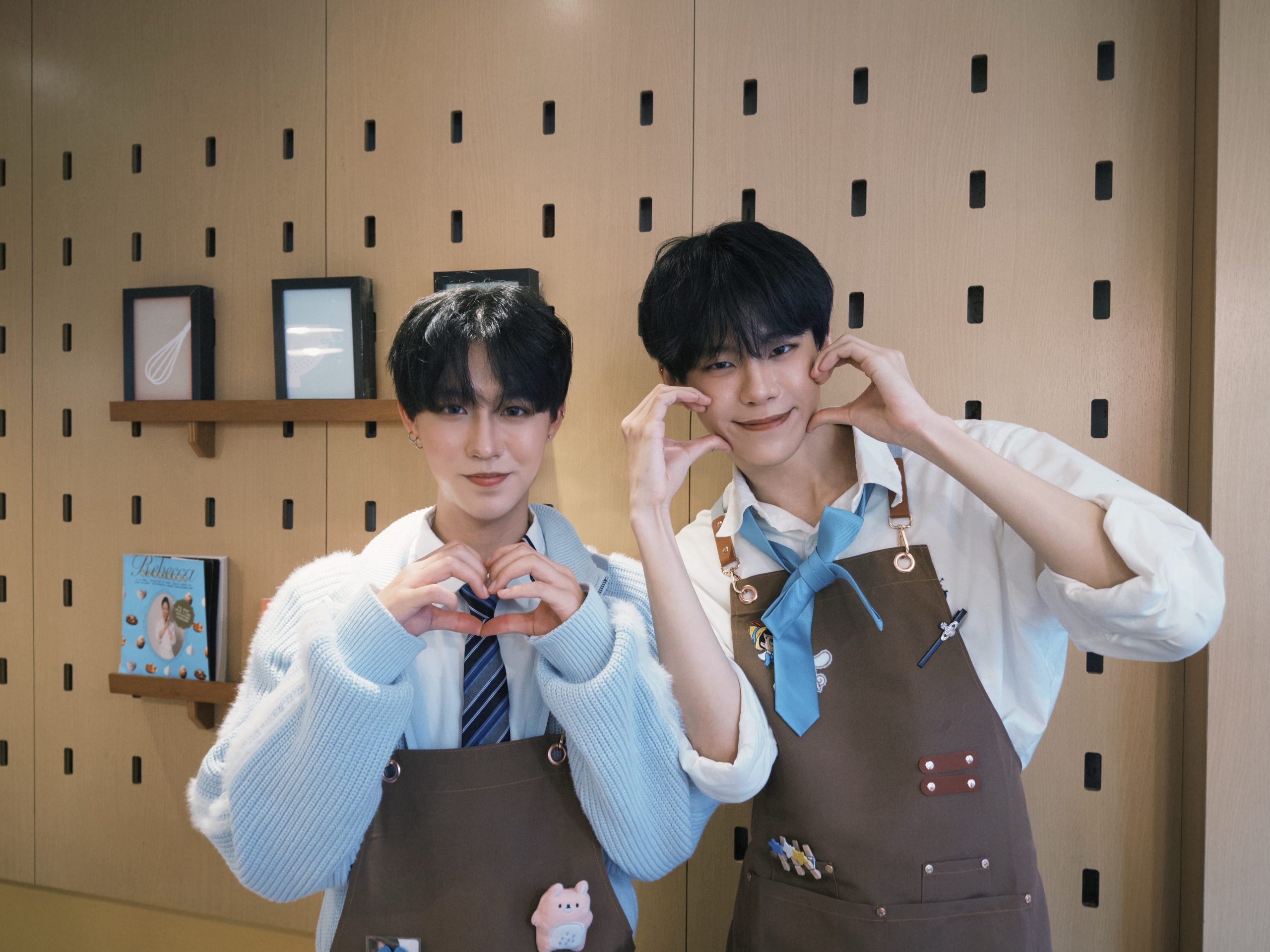 相隔半年再見粉絲！梁哲維、李冠緯「白色情人節現身」Dolfan活動 近距離互動粉絲 - SCOOL, Dolfan, 碩網, So-net, AFTER SCOOL, 梁哲維, 李冠緯 - 敗家達人推薦