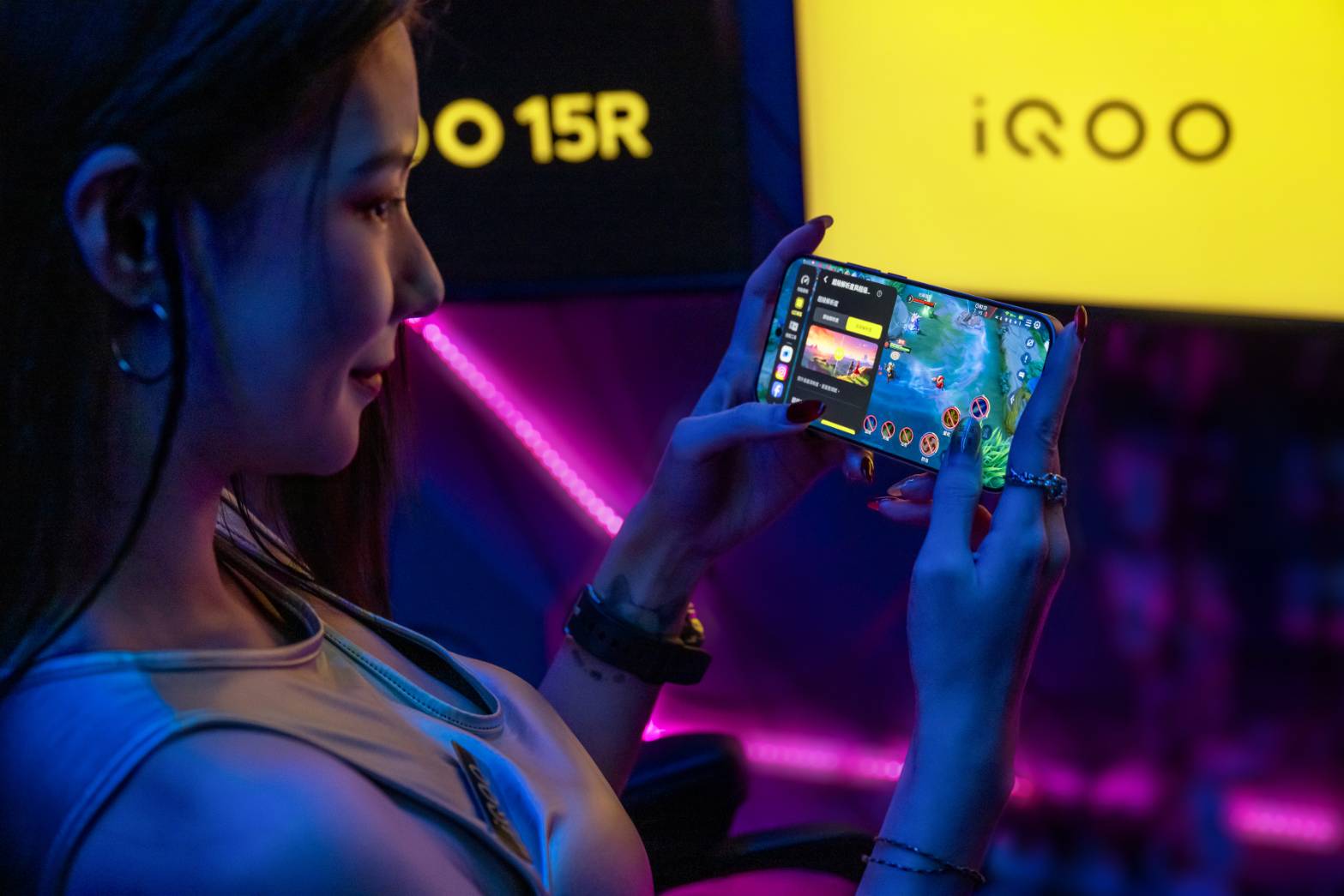 未來旗艦電競手機iQOO 15R憑極致超分效能 - vivo, iQOO, iQOO 15R, 武士黑, 像素銀 - 敗家達人推薦