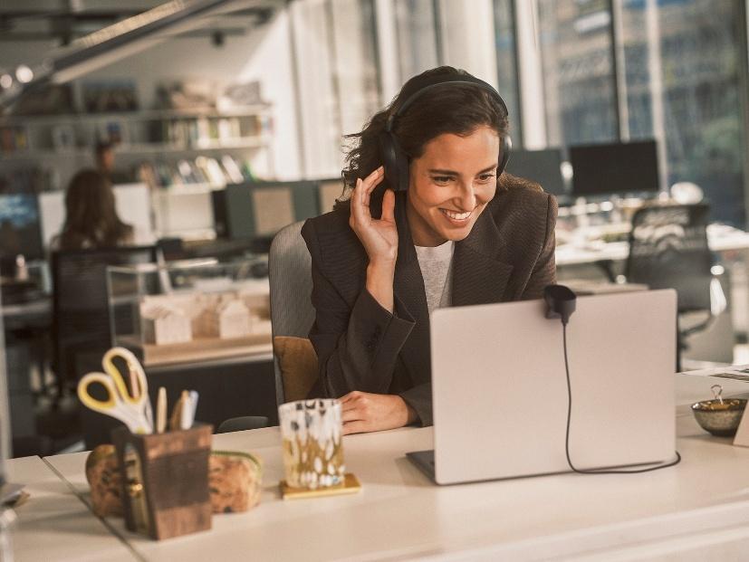 商務耳機也要長得好看 Jabra Evolve3 與 Jabra PanaCast Room Kit 個人到會議室全面串聯 - 敗家達人推薦