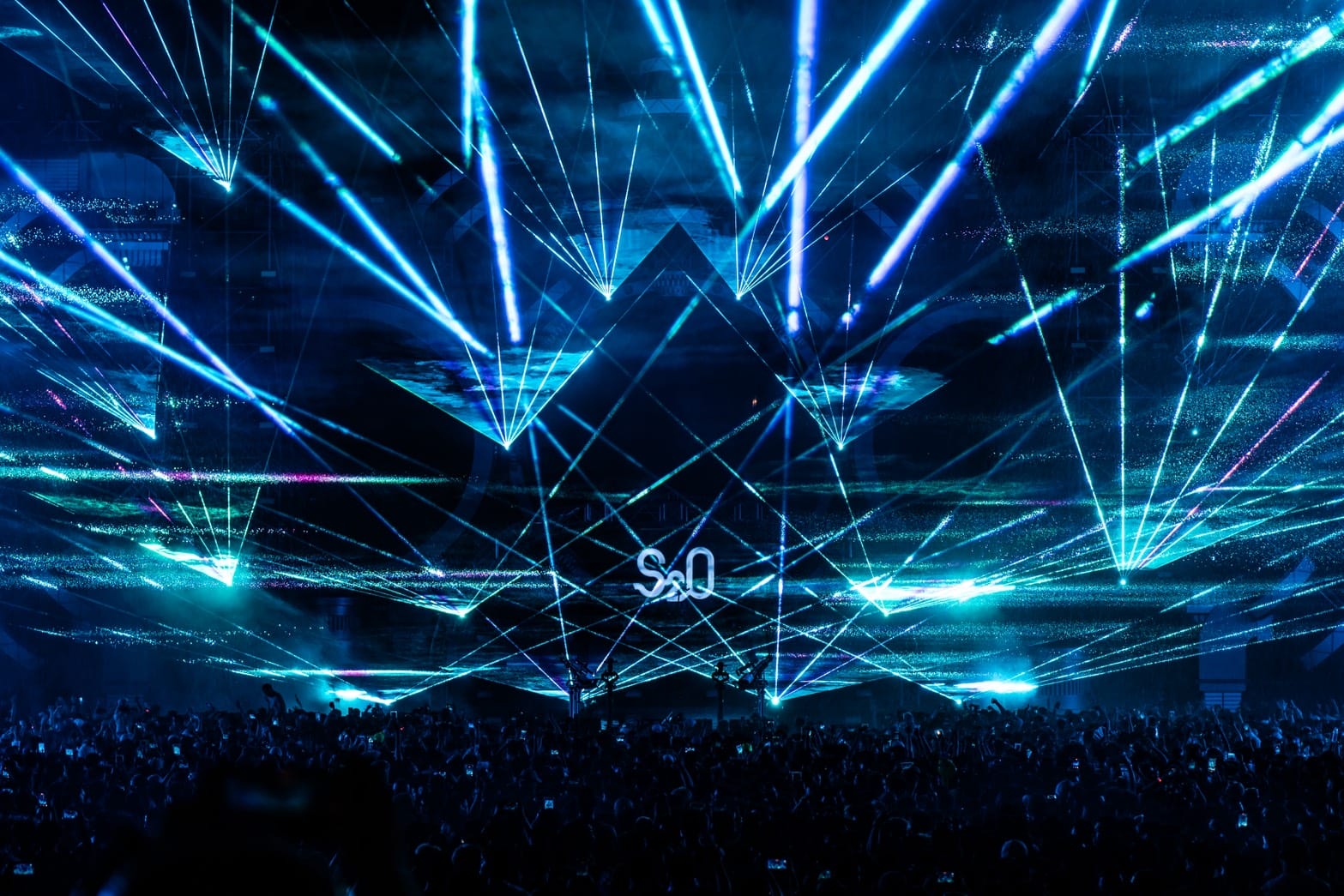S2O Taiwan首日萬人濕身狂歡！ILLENIUM二度來台感動喊話「很美的夜晚」　 - DJ Mag, S2O Taiwan潑水音樂節, 世界百大音樂節 - 敗家達人推薦
