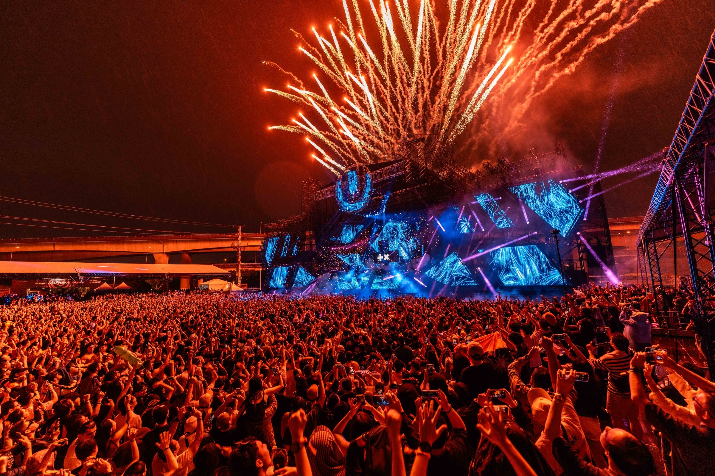 今年壓軸最強音樂派對Ultra Taiwan確定11/14重磅回歸!「早鳥票完售」今天預售票正式開賣 - Ultra Taiwan, DJ Mag, 世界百大音樂節, 邁阿密, 音樂節 - 敗家達人推薦