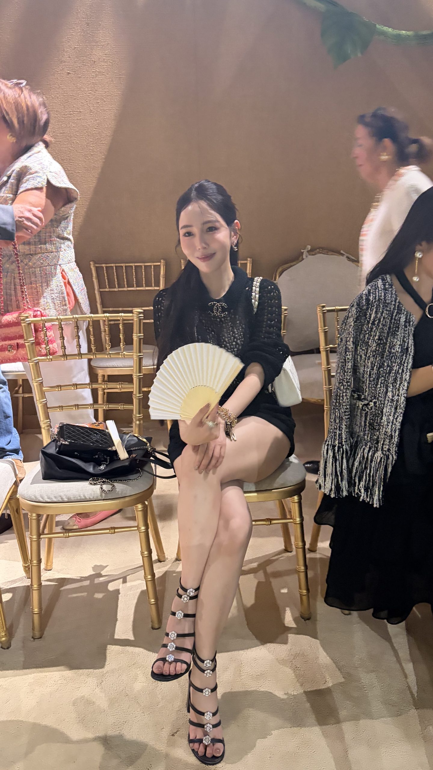 4天噴150萬!「房產女王」朱琦郁朝聖香奈兒高訂秀 竟被巴黎媒體狂拍 - 朱琦郁, 房產女王, CHANEL, 香奈兒 - 敗家達人推薦