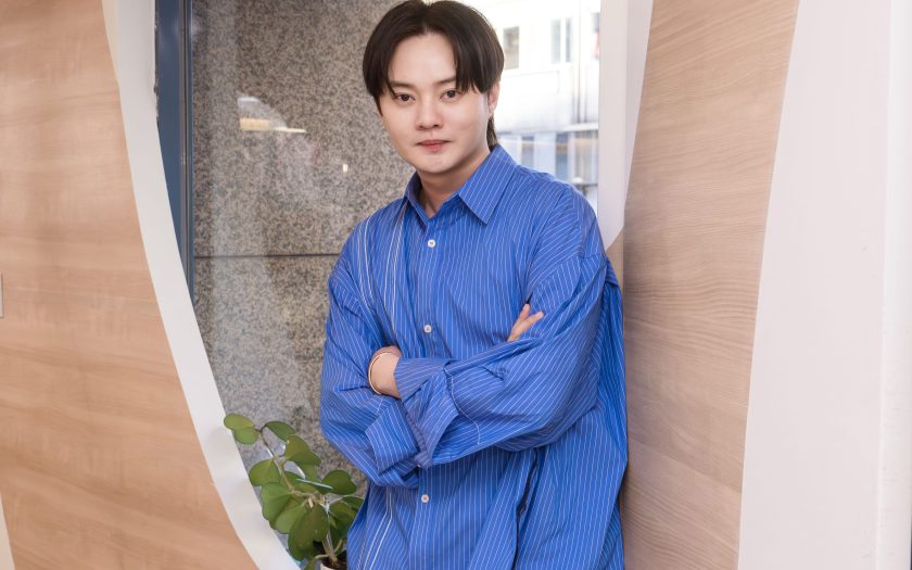 反差萌！舞台歌唱千變萬化、私下踏實純真，LiTV專訪「金曲歌王」許富凱。 - LiTV, 許富凱, 歐飛柑仔店 - 敗家達人推薦