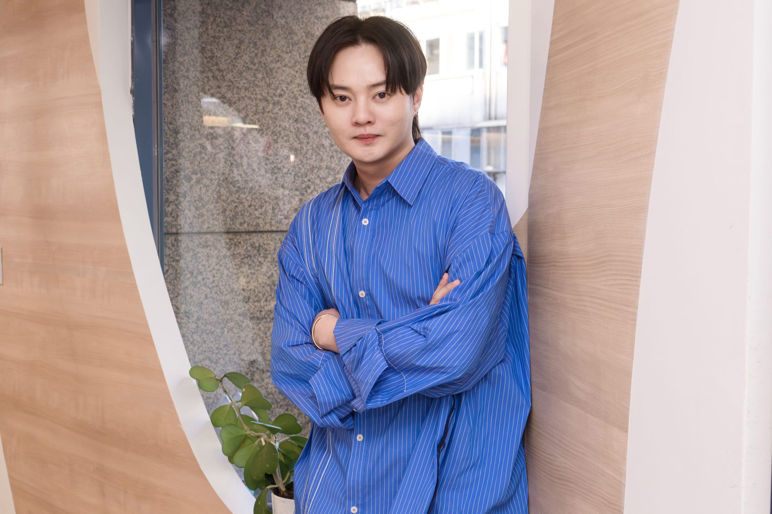 反差萌！舞台歌唱千變萬化、私下踏實純真，LiTV專訪「金曲歌王」許富凱。 - LiTV, 許富凱, 歐飛柑仔店 - 敗家達人推薦